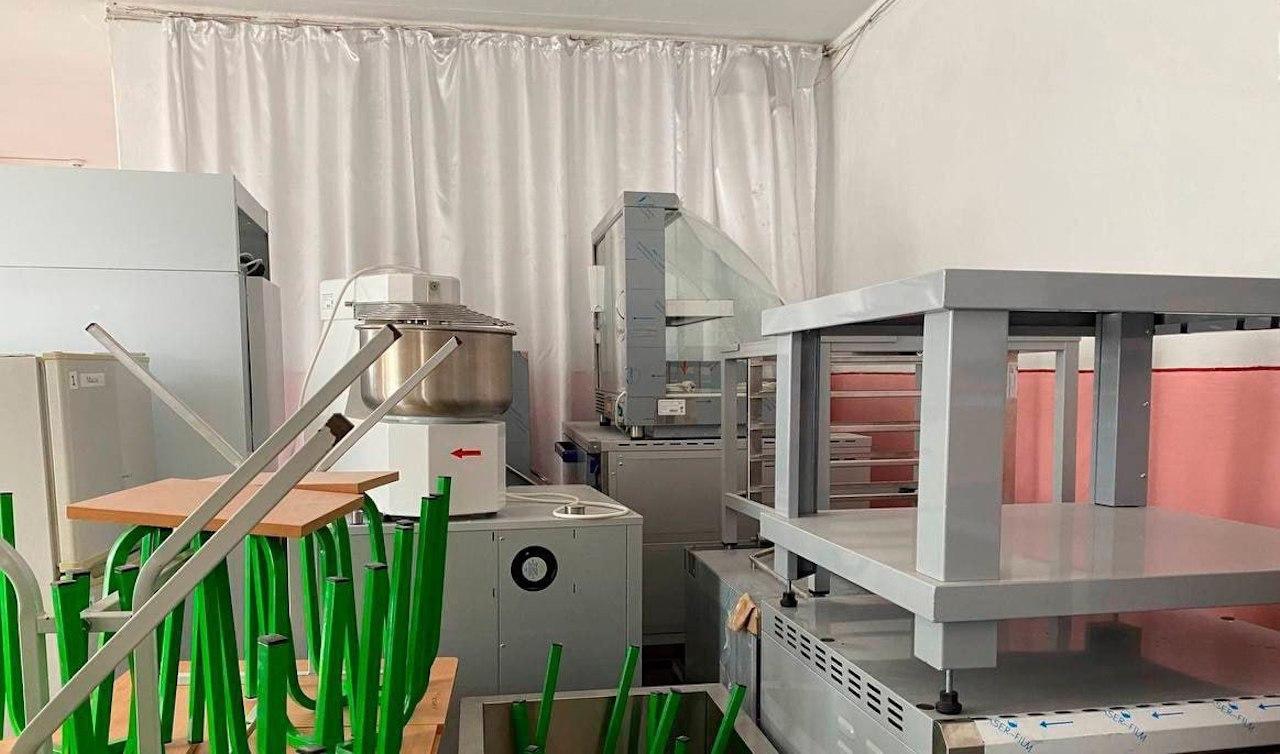 Мурманчане обновляют пищеблоки в двух школах Приморского района Запорожской области
